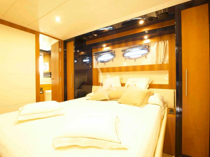 MICLA`S III Riva 72 Splendida - VIP cabin MICLA`S III Riva 72 Splendida - VIP cabin