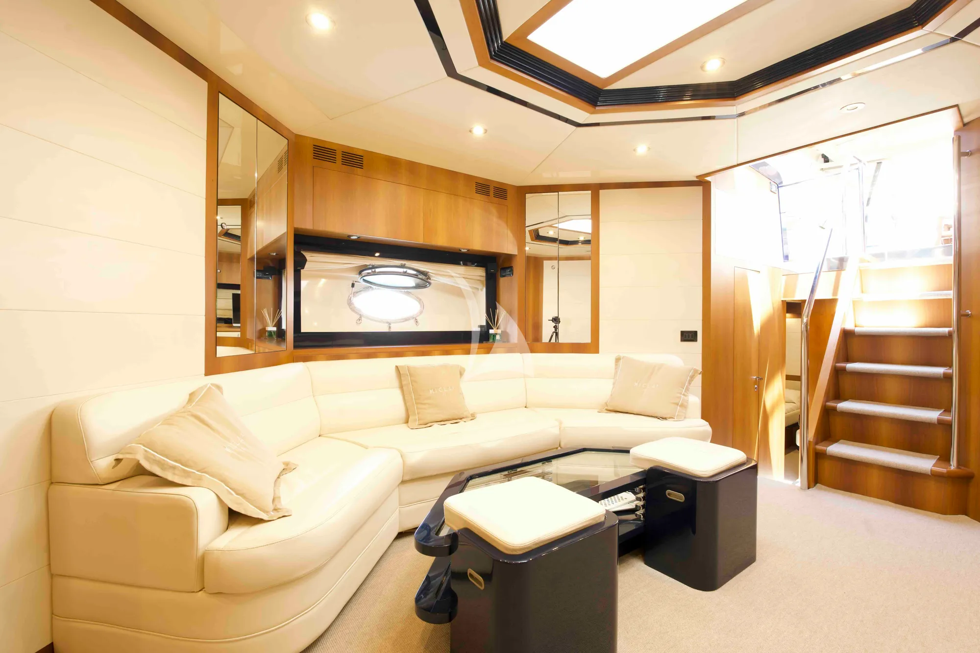 MICLA`S III Riva 72 Splendida - lower deck lounge