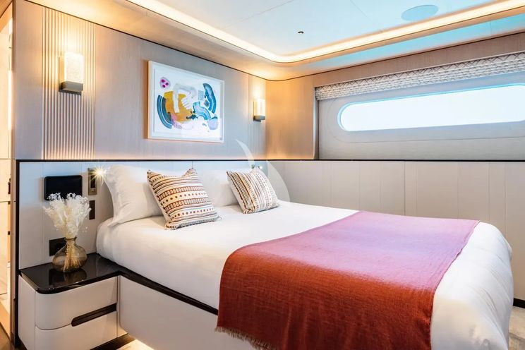 Charter Yacht MIDNIGHT SAGA - Moonen 110 Mustique - 5 Cabins - Cannes - Nice - Antibes - St Tropez - French Riviera - Monaco