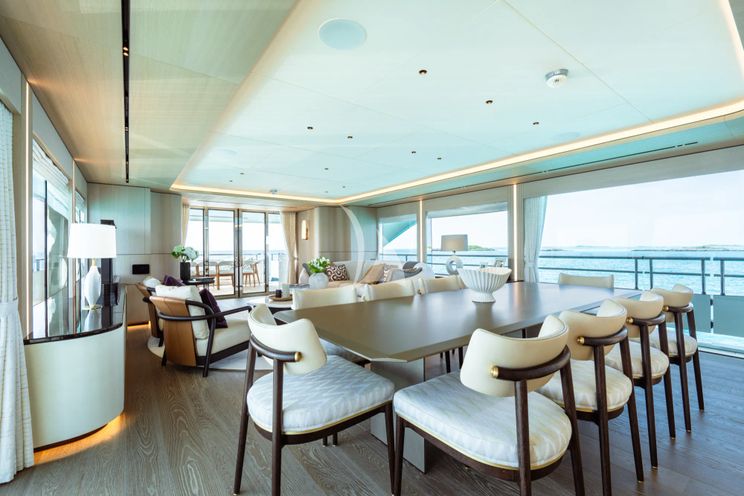 Charter Yacht MIDNIGHT SAGA - Moonen 110 Mustique - 5 Cabins - Cannes - Nice - Antibes - St Tropez - French Riviera - Monaco