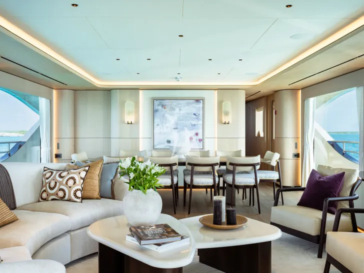 MIDNIGHT SAGA Moonen 110 Mustique - main saloon seating and dining area MIDNIGHT SAGA Moonen 110 Mustique - main saloon seating and dining area