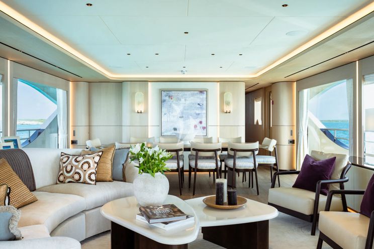 Charter Yacht MIDNIGHT SAGA - Moonen 110 Mustique - 5 Cabins - Cannes - Nice - Antibes - St Tropez - French Riviera - Monaco