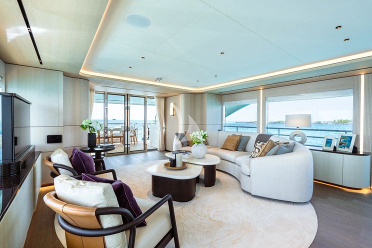 Charter Yacht MIDNIGHT SAGA - Moonen 110 Mustique - 5 Cabins - Cannes - Nice - Antibes - St Tropez - French Riviera - Monaco