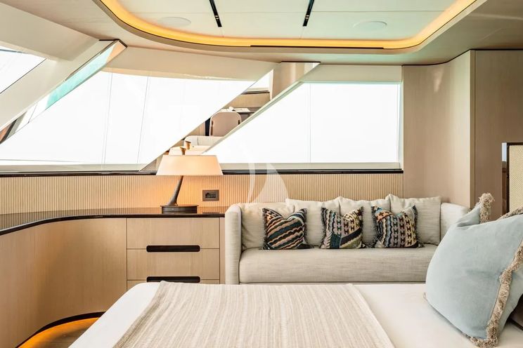 Charter Yacht MIDNIGHT SAGA - Moonen 110 Mustique - 5 Cabins - Cannes - Nice - Antibes - St Tropez - French Riviera - Monaco