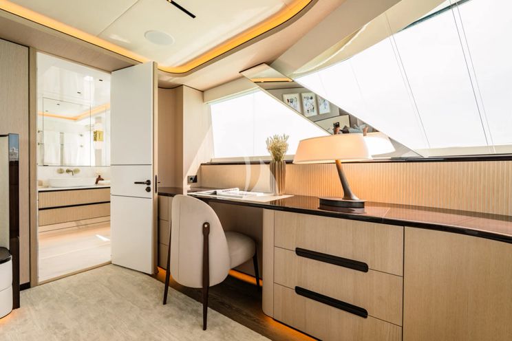 Charter Yacht MIDNIGHT SAGA - Moonen 110 Mustique - 5 Cabins - Cannes - Nice - Antibes - St Tropez - French Riviera - Monaco