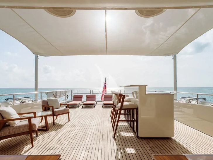 MIDNIGHT SAGA Moonen 110 Mustique - sun deck MIDNIGHT SAGA Moonen 110 Mustique - sun deck