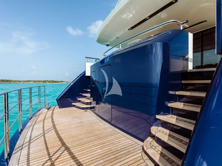MIDNIGHT SAGA Moonen 110 Mustique - swim platform MIDNIGHT SAGA Moonen 110 Mustique - swim platform