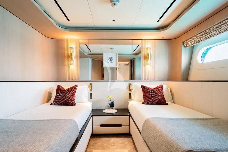 Charter Yacht MIDNIGHT SAGA - Moonen 110 Mustique - 5 Cabins - Cannes - Nice - Antibes - St Tropez - French Riviera - Monaco