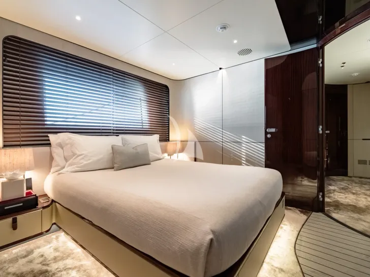 MIKOH Azimut Grande 35m - VIP cabin 1 MIKOH Azimut Grande 35m - VIP cabin 1