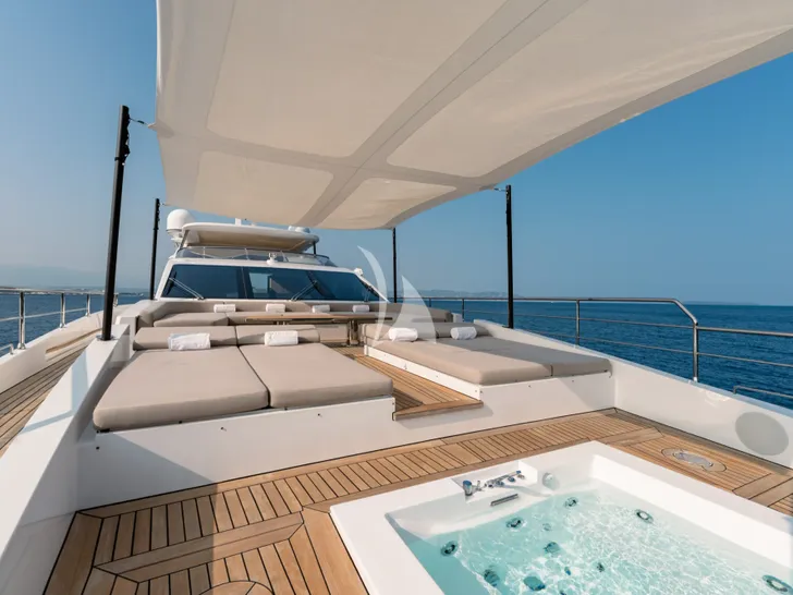 MIKOH Azimut Grande 35m - foredeck lounge and jacuzzi MIKOH Azimut Grande 35m - foredeck lounge and jacuzzi
