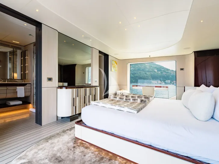 MIKOH Azimut Grande 35m - master cabin bed MIKOH Azimut Grande 35m - master cabin bed