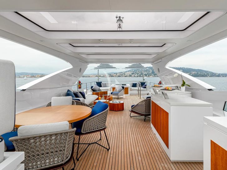 MILLISIME Couach 37m - flybridge MILLISIME Couach 37m - flybridge