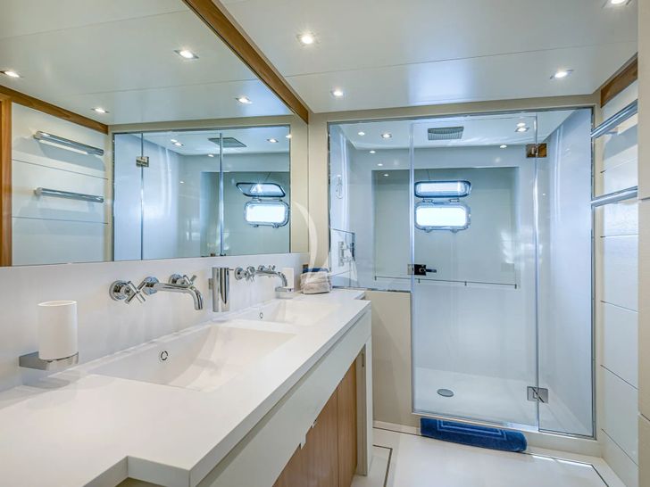 MILLISIME Couach 37m - master cabin bathroom MILLISIME Couach 37m - master cabin bathroom