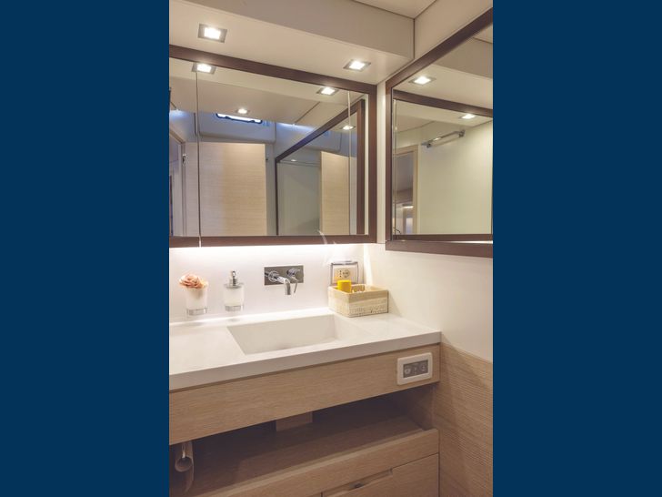 MINDFULNESS Advance Yacht A80 master cabin bathroom