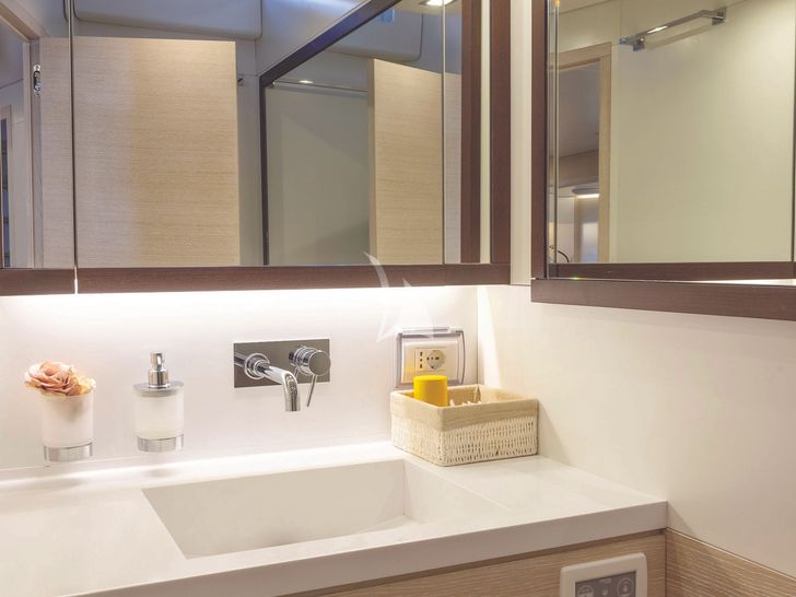 MINDFULNESS Advance Yacht A80 - master cabin bathroom MINDFULNESS Advance Yacht A80 - master cabin bathroom