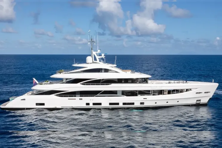 Charter Yacht MINE GAMES - Benetti B.Now 50 - 6 Cabins - Cannes - St Tropez - Nice - Antibes - French Riviera - Monaco