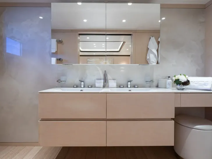 MINE GAMES Benetti B.Now 50 - VIP cabin 1 bathroom MINE GAMES Benetti B.Now 50 - VIP cabin 1 bathroom