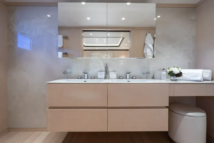 Charter Yacht MINE GAMES - Benetti B.Now 50 - 6 Cabins - Cannes - St Tropez - Nice - Antibes - French Riviera - Monaco