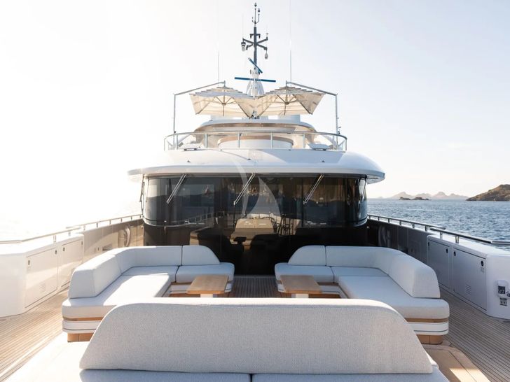 MINE GAMES Benetti B.Now 50 - foredeck lounge MINE GAMES Benetti B.Now 50 - foredeck lounge