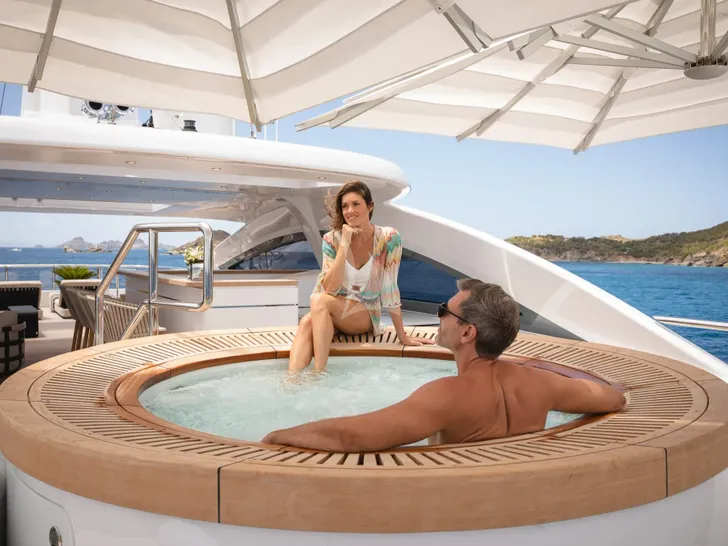 MINE GAMES Benetti B.Now 50 - guests in the jacuzzi MINE GAMES Benetti B.Now 50 - guests in the jacuzzi