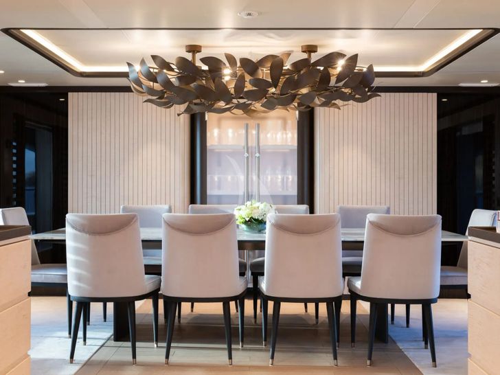 MINE GAMES Benetti B.Now 50 - main dining area MINE GAMES Benetti B.Now 50 - main dining area