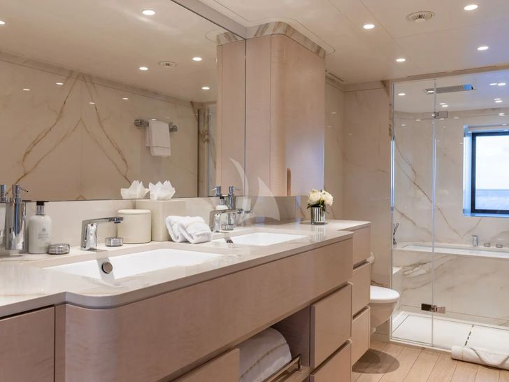 MINE GAMES Benetti B.Now 50 - master cabin bathroom MINE GAMES Benetti B.Now 50 - master cabin bathroom