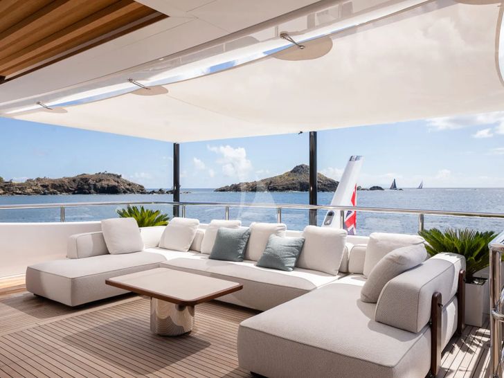 MINE GAMES Benetti B.Now 50 - sky deck aft lounge MINE GAMES Benetti B.Now 50 - sky deck aft lounge