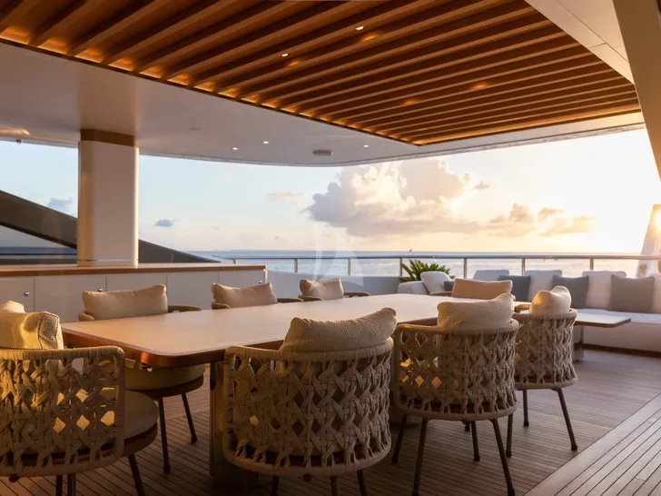 MINE GAMES Benetti B.Now 50 - sky deck alfresco dining area MINE GAMES Benetti B.Now 50 - sky deck alfresco dining area