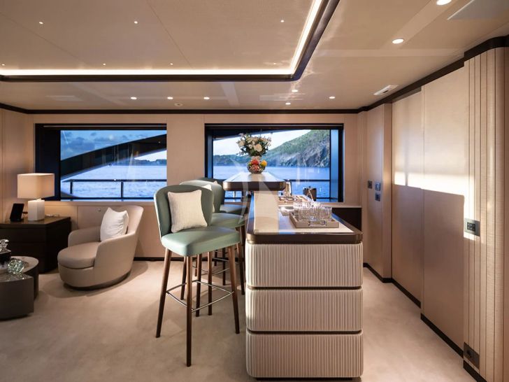 MINE GAMES Benetti B.Now 50 - sky lounge bar MINE GAMES Benetti B.Now 50 - sky lounge bar