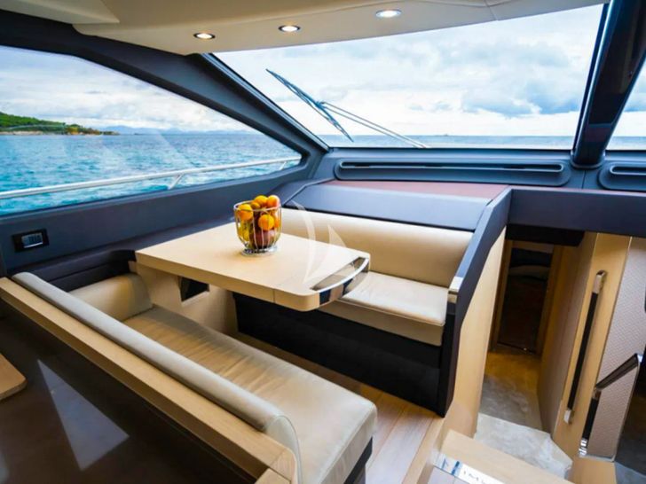 MINEIRA Azimut 72 - cockpit diner MINEIRA Azimut 72 - cockpit diner
