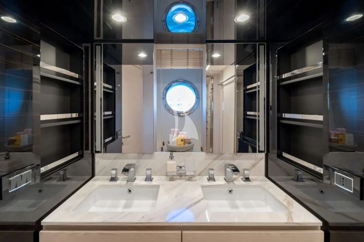 Charter Yacht MINEIRA - Azimut 72 - 4 Cabins - Sibenik - Split - Dubrovnik - Hvar - Croatia