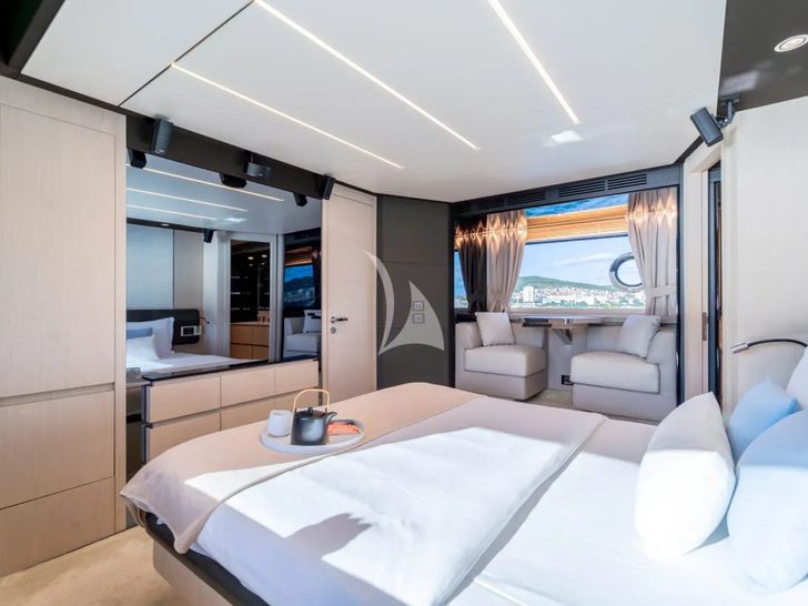 MINEIRA Azimut 72 - master cabin MINEIRA Azimut 72 - master cabin