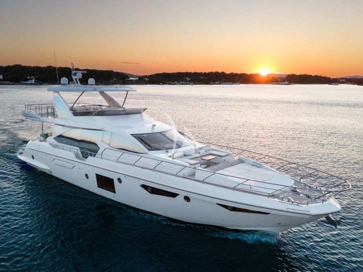 MINEIRA Azimut 72 - under the sunset MINEIRA Azimut 72 - under the sunset