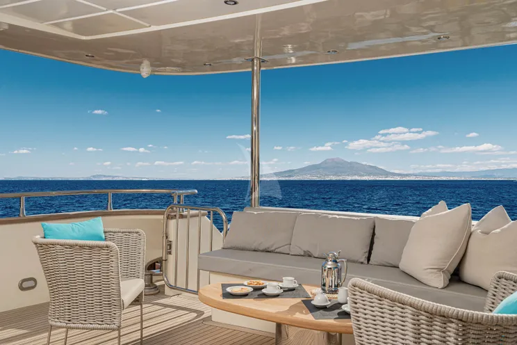 Charter Yacht MINOU - Canados 86 - 4 Cabins - Naples - Sorrento - Ischia - Capri - Positano - Amalfi Coast - Italy
