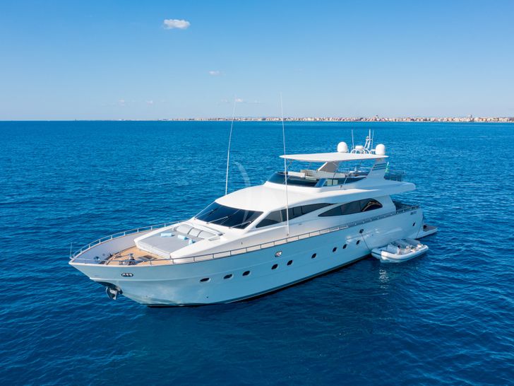 MINOU Canados 86 - anchored MINOU Canados 86 - anchored