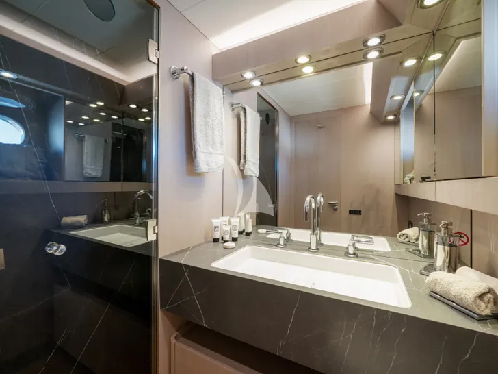 MINOU Canados 86 - VIP cabin 1 bathroom MINOU Canados 86 - VIP cabin 1 bathroom