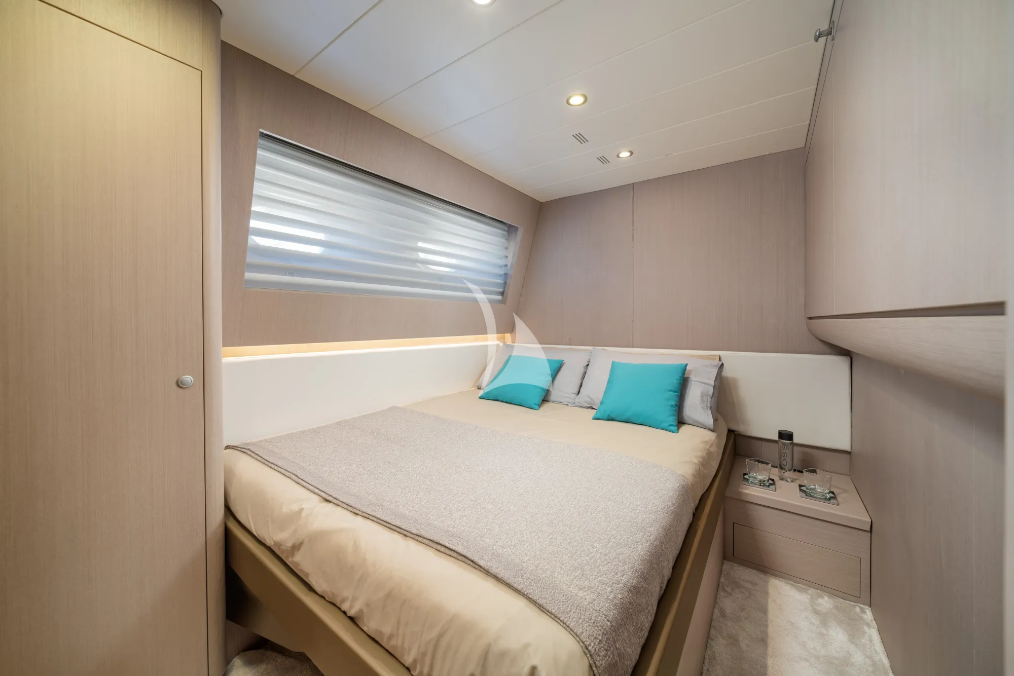 MINOU Canados 86 - VIP cabin 1