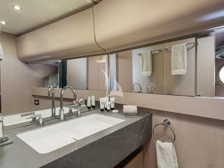 MINOU Canados 86 - VIP cabin 2 bathroom MINOU Canados 86 - VIP cabin 2 bathroom