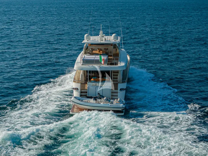 MINOU Canados 86 - cruising aft view MINOU Canados 86 - cruising aft view