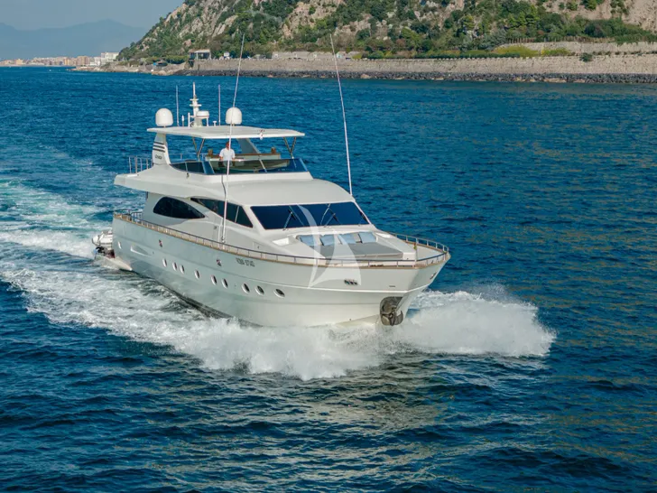 MINOU Canados 86 - cruising bow view MINOU Canados 86 - cruising bow view