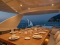 MINOU Canados 86 - flybridge alfresco dining set up MINOU Canados 86 - flybridge alfresco dining set up