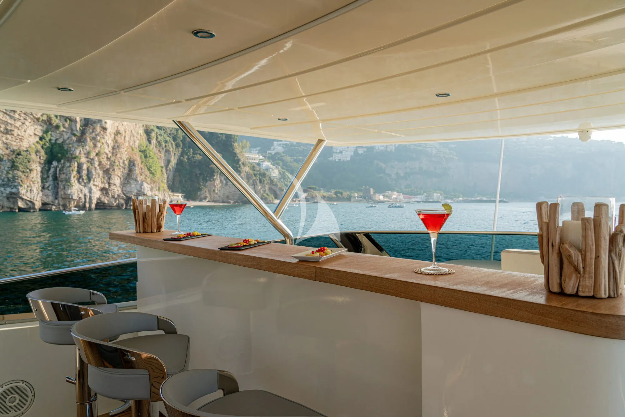 MINOU Canados 86 - flybridge bar