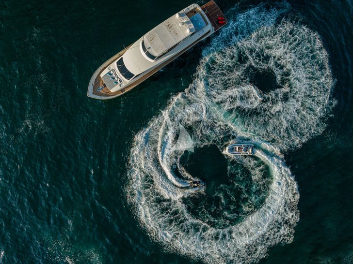 MINOU Canados 86 - top drone shot MINOU Canados 86 - top drone shot