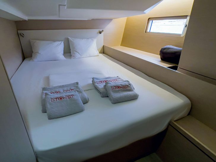 MIO SHI - aft double bed cabin