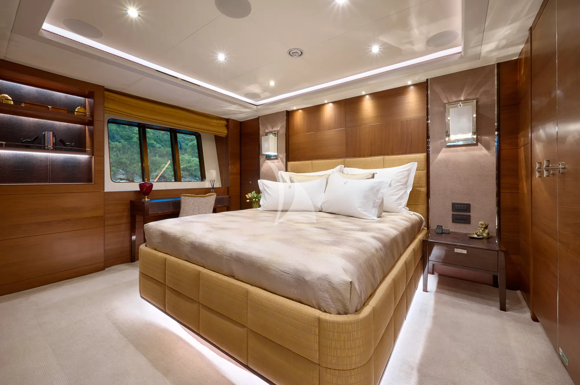 MIRAGE IV Princess 40m - VIP cabin 1