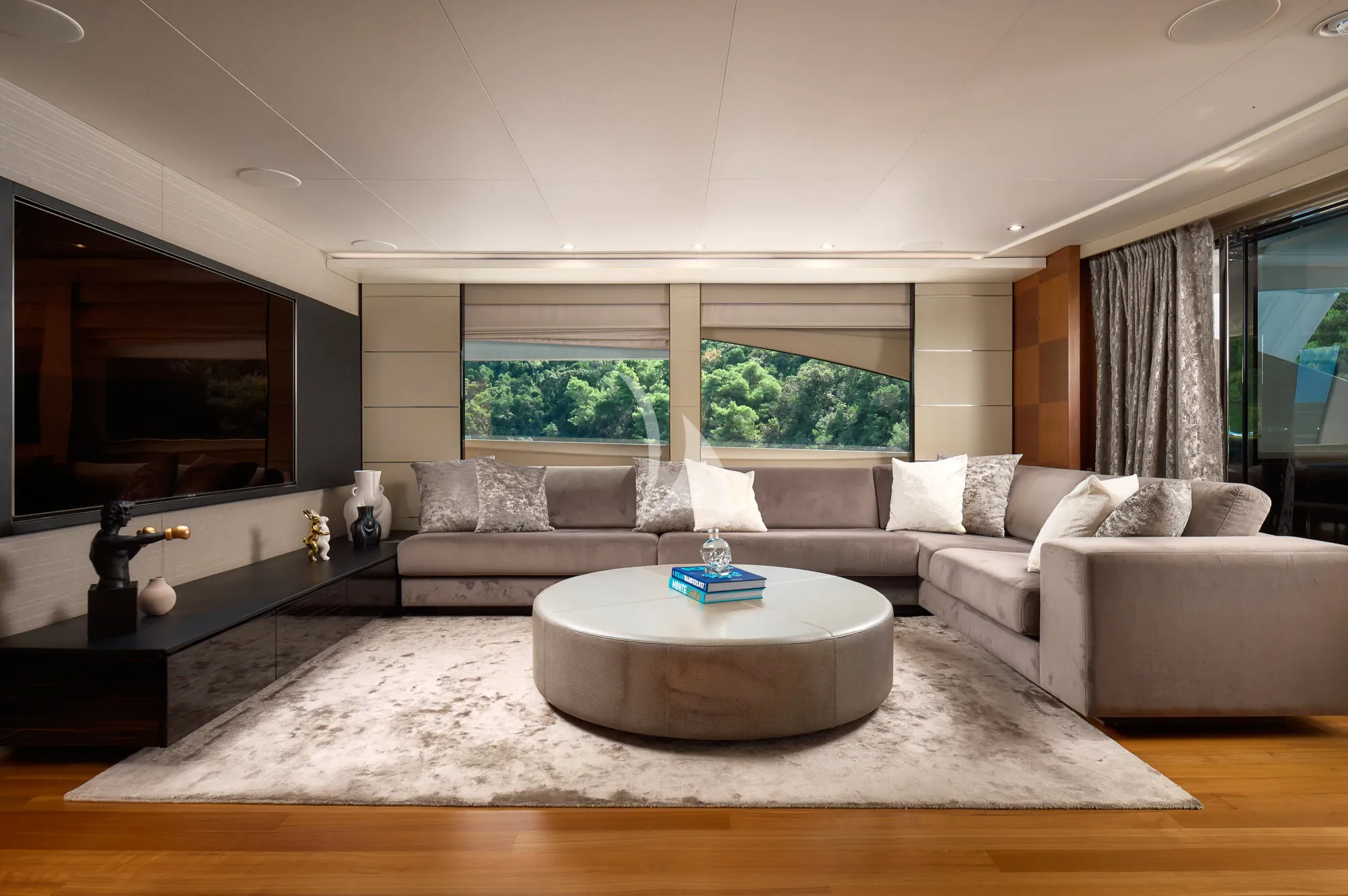 MIRAGE IV Princess 40m - sky lounge