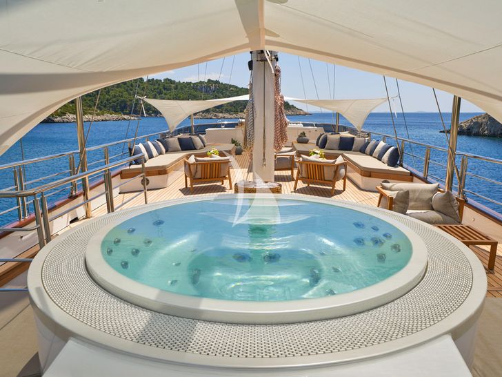 MARALLURE Custom Sailing Yacht 41m flybridge jacuzzi