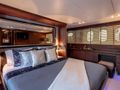 MIRAVAL Canados 86 master cabin bed