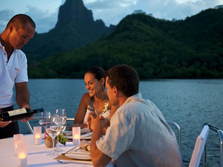 MISS KULANI Marlow Explorer Yacht Couple Romantic Alfresco Dining