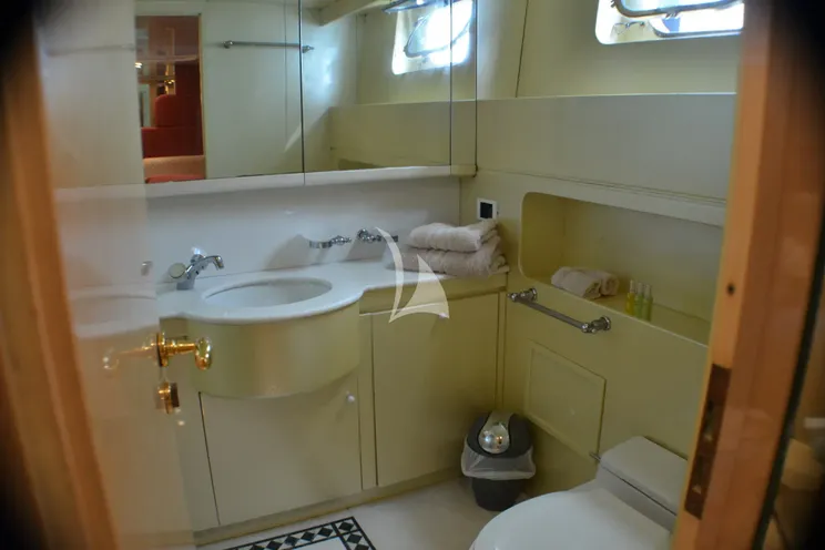 Charter Yacht MISS CANDY - Versilcraft 30m - 4 Cabins - Cannes - Monaco - St Tropez - Nice - French Riviera